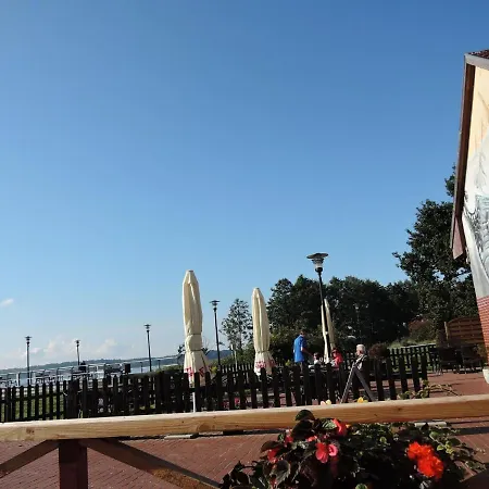 In By The Harbor * Nowe Warpno